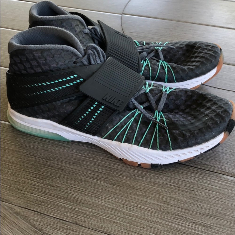 Men’s Nike Zoom Basketball Shoes Size 11